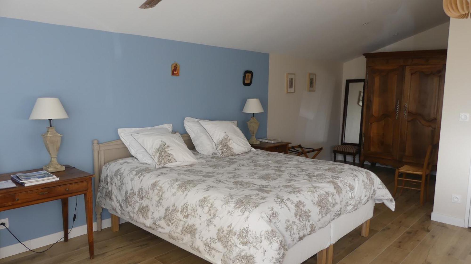 La Petite Lande Bed & Breakfast Menil Luaran gambar